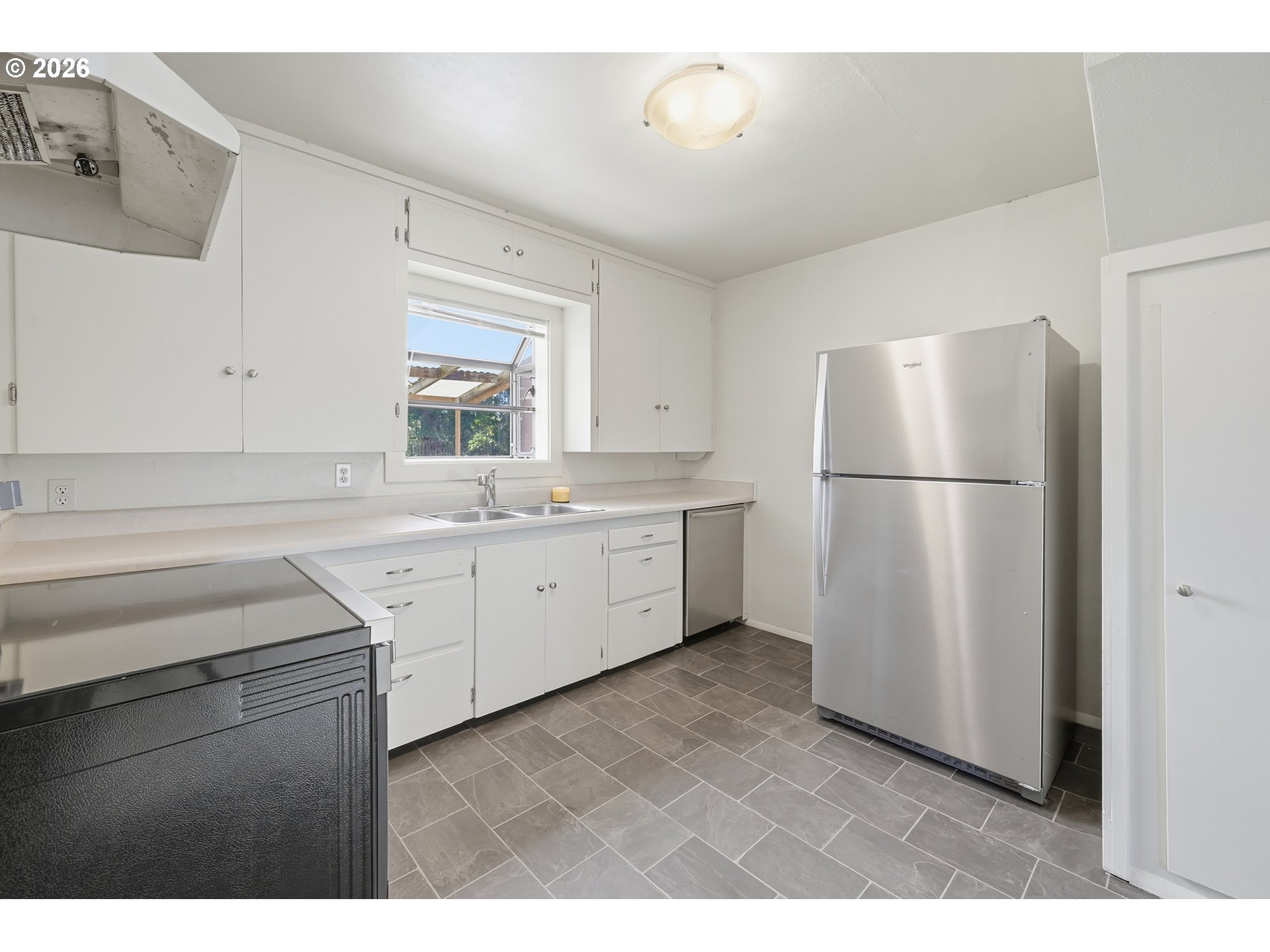 1501 E Street Springfield, OR 97477 - Photo 13 of 36