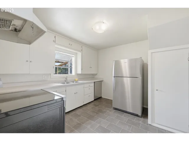 $335,000 | 1501 E Street, Springfield, OR 97477