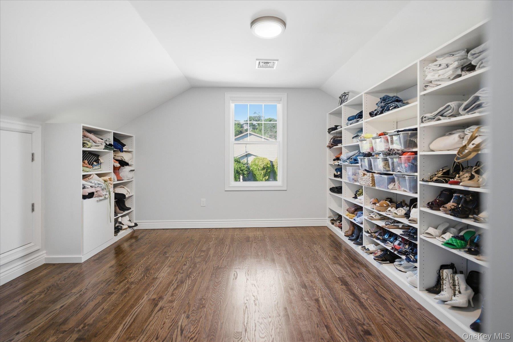 174 Warner Road Huntington, NY 11743 - Photo 24 of 46