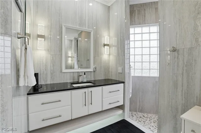 $999,900 | 1716 Northwest 34th Avenue, Cape Coral, FL 33993