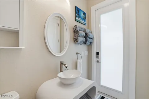 $999,900 | 1716 Northwest 34th Avenue, Cape Coral, FL 33993