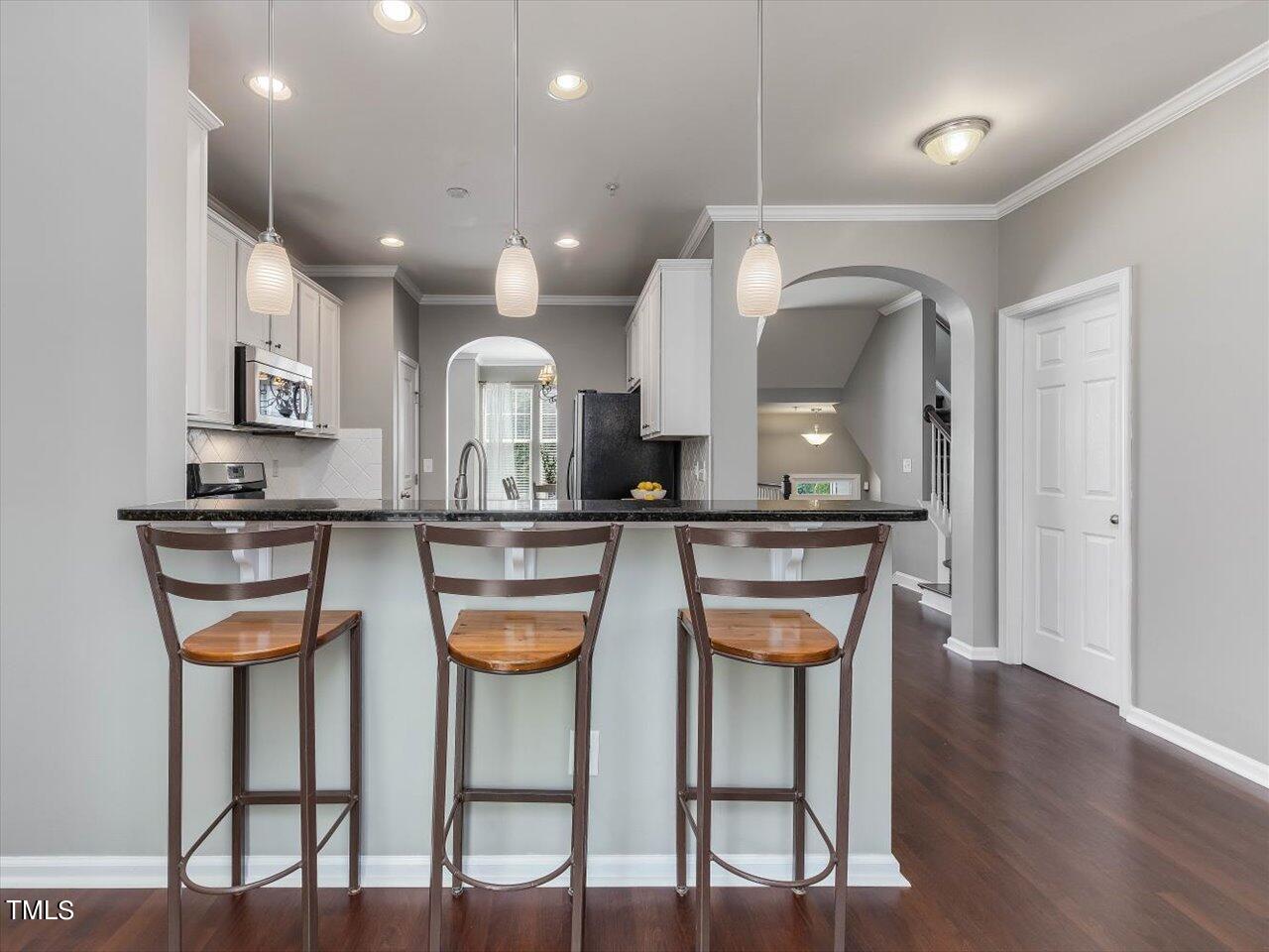 4607 Springerly Lane Raleigh, NC 27612 - Photo 19 of 68 19-Breakfast Bar