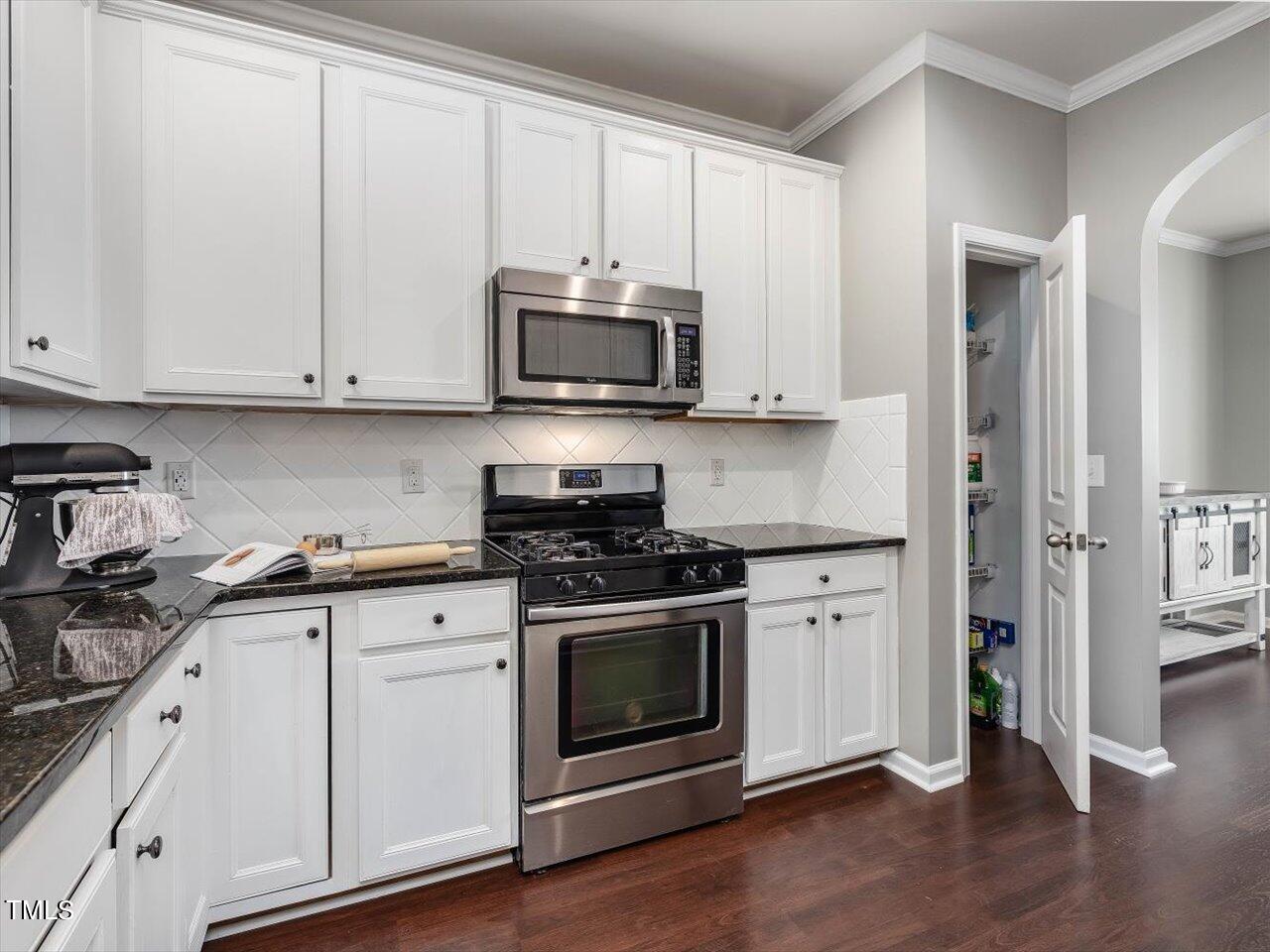 4607 Springerly Lane Raleigh, NC 27612 - Photo 20 of 68 20-Kitchen