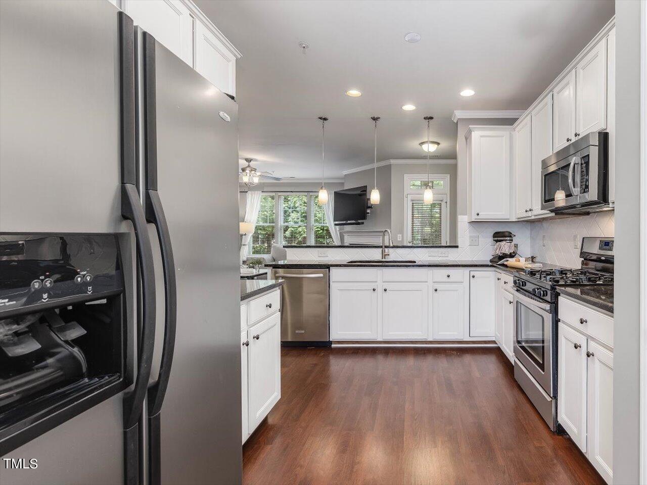 4607 Springerly Lane Raleigh, NC 27612 - Photo 22 of 68 22-Kitchen
