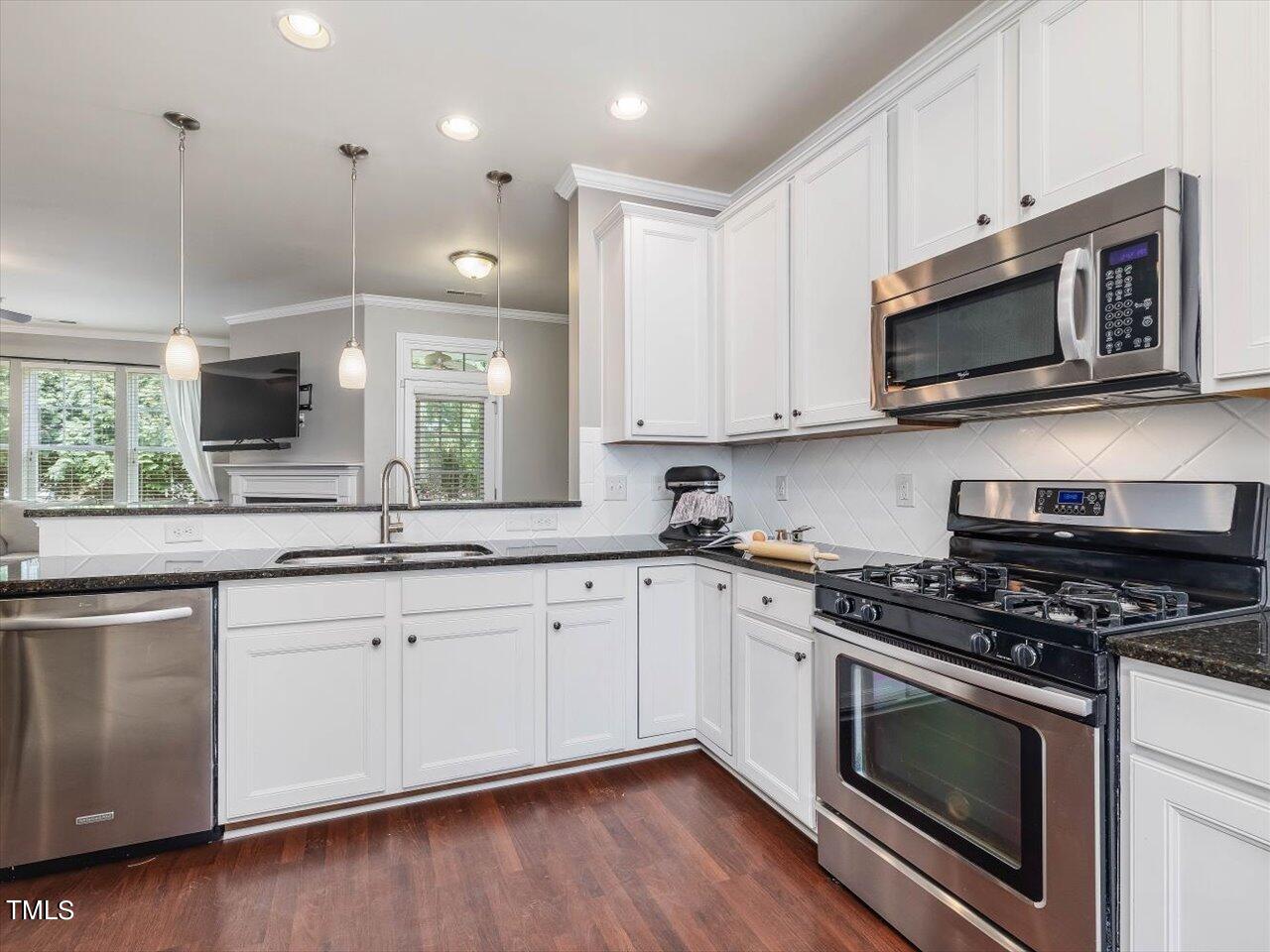 4607 Springerly Lane Raleigh, NC 27612 - Photo 23 of 68 23-Kitchen