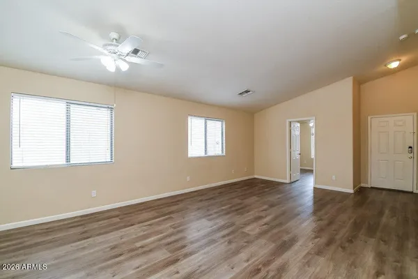 $2,095 | 5509 South 34th Avenue, Phoenix, AZ 85041