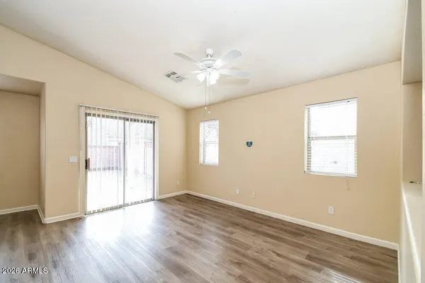 $2,095 | 5509 South 34th Avenue, Phoenix, AZ 85041