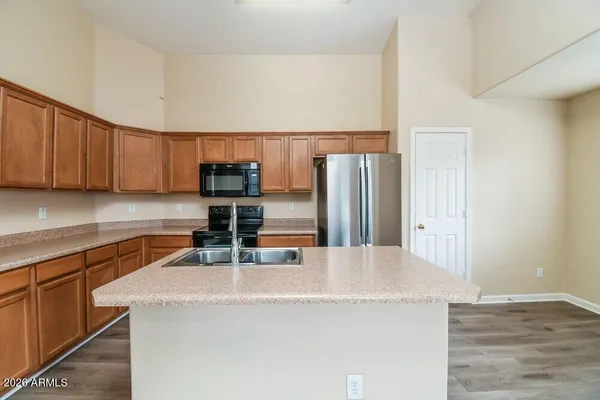 $2,055 | 5509 South 34th Avenue, Phoenix, AZ 85041