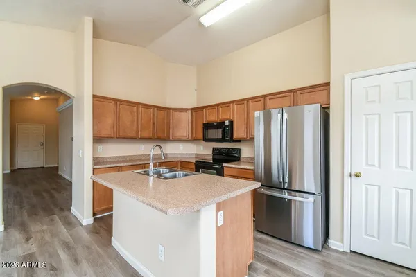 $2,095 | 5509 South 34th Avenue, Phoenix, AZ 85041