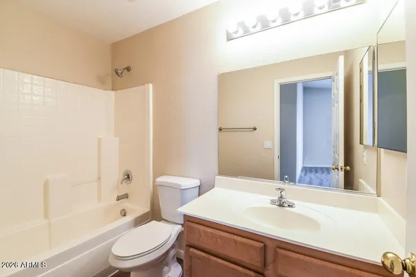 $2,095 | 5509 South 34th Avenue, Phoenix, AZ 85041