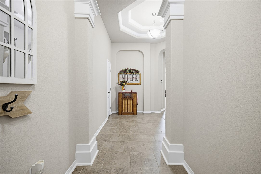 2129 Escondido Street Portland, TX 78374 - Photo 4 of 29 a view of a hallway with entryway