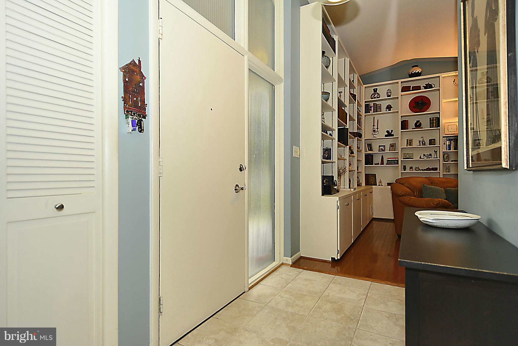 506 Sisson Street Silver Spring, MD 20902 - Photo 5 of 30 Entry Area