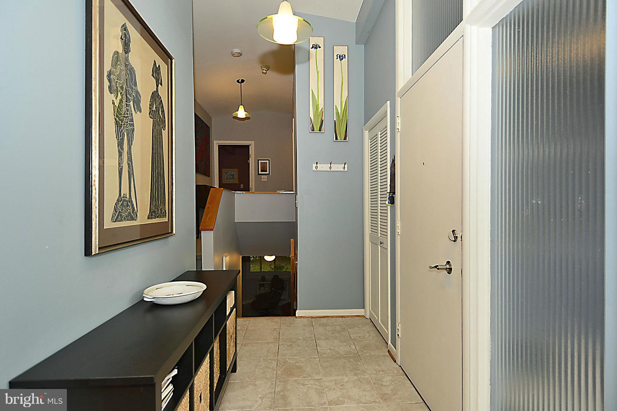 506 Sisson Street Silver Spring, MD 20902 - Photo 6 of 30 Entry Area