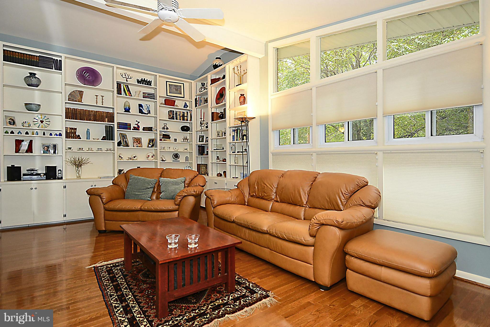 506 Sisson Street Silver Spring, MD 20902 - Photo 7 of 30 Living Room