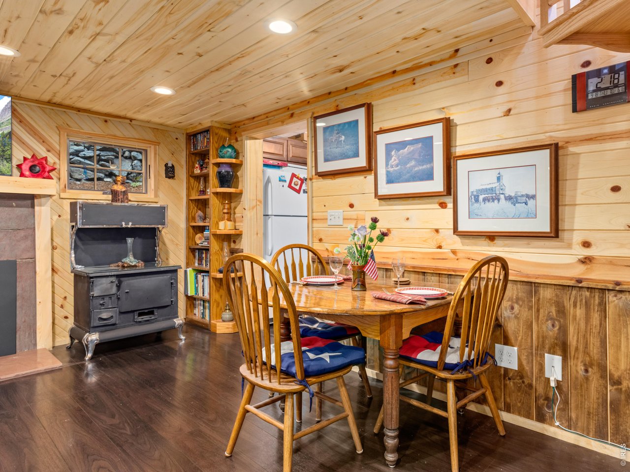 3154 Riverside Drive Lyons, CO 80540 - Photo 6 of 25 Dining Area
