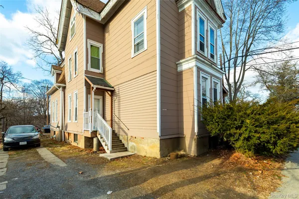 $600,000 | 18 South Clinton Street, Poughkeepsie, NY 12601