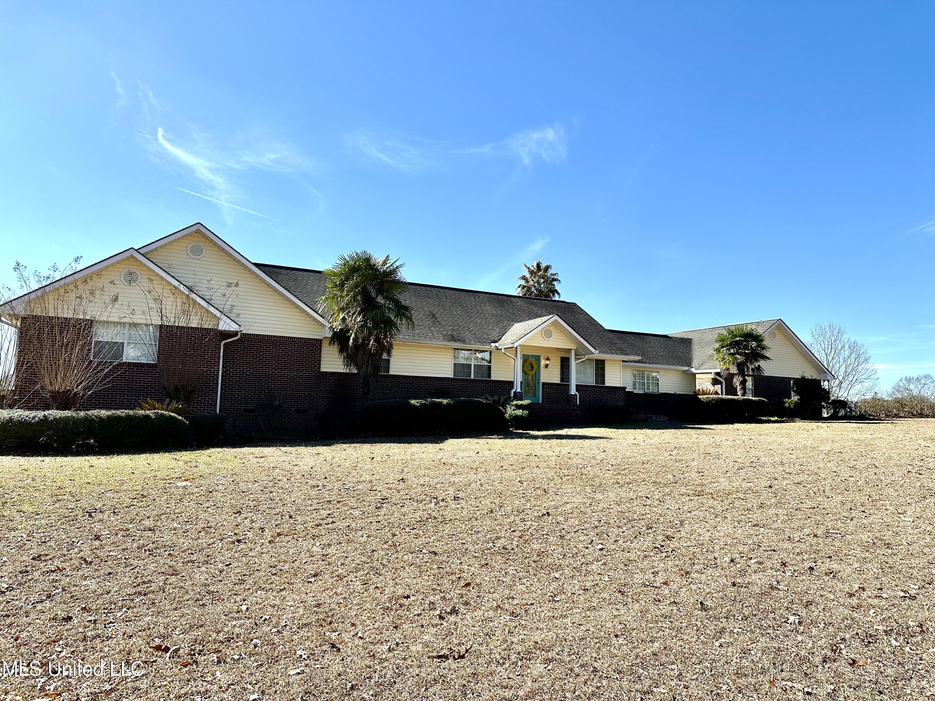 650 Sam Smith Road Poplarville, MS 39470 - Photo 3 of 51 IMG_E8132