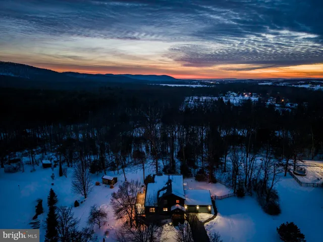 $525,000 | 27 Chelsea Lane, Carlisle, PA 17015