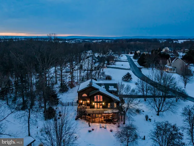 $525,000 | 27 Chelsea Lane, Carlisle, PA 17015