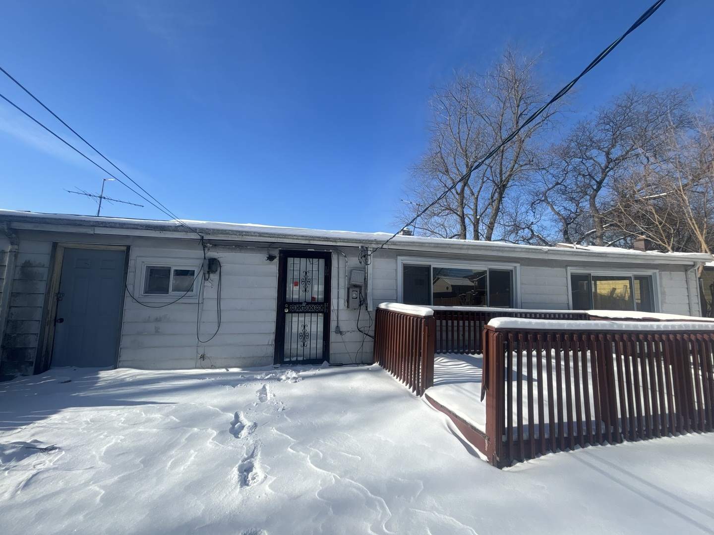 16431 Spaulding Avenue Markham, IL 60428 - Photo 2 of 11