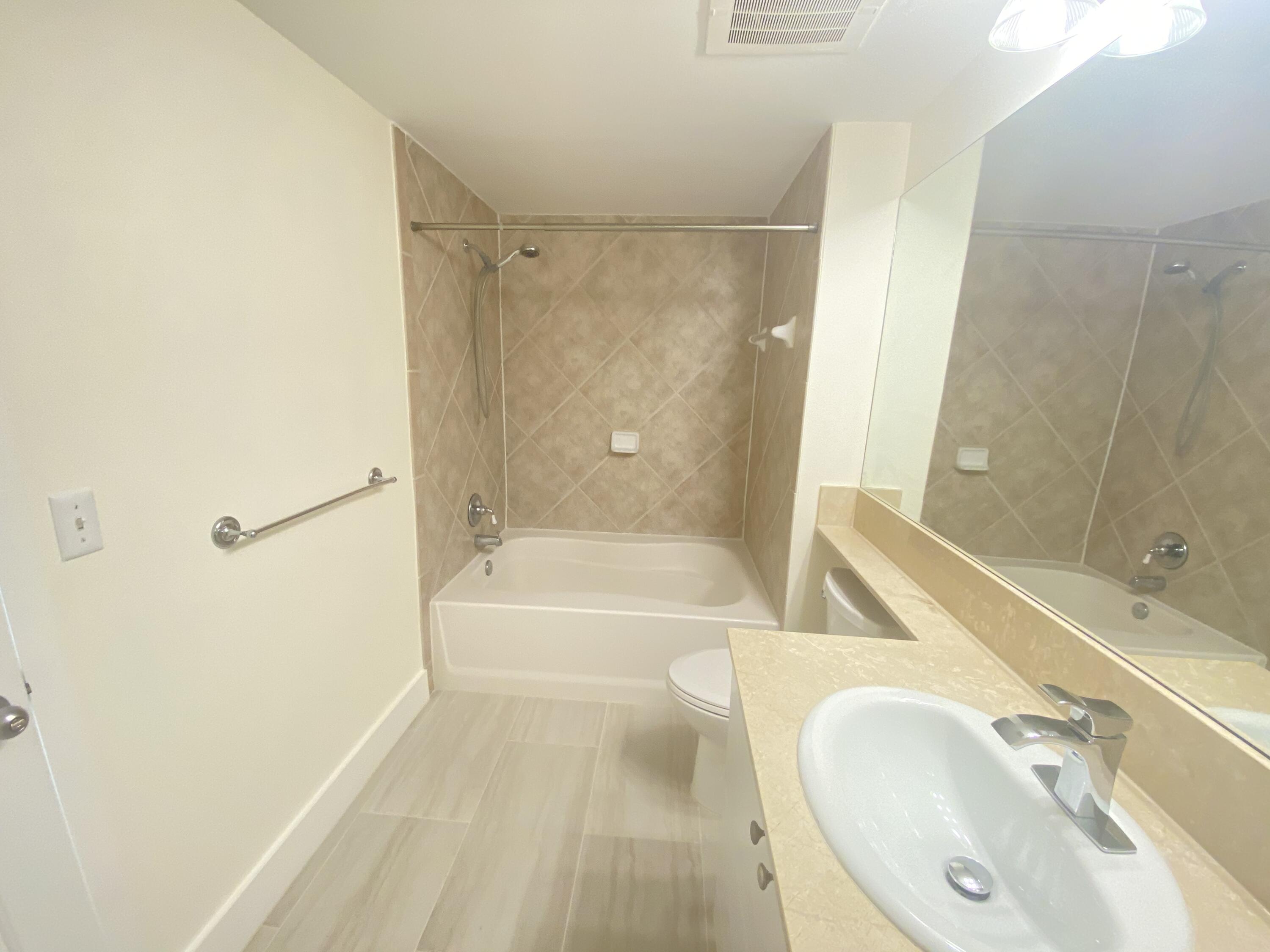 100 Northeast 6th Street, Unit 204 Boynton Beach, FL 33435 - Photo 15 of 16 IMG_3521