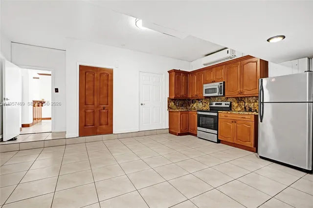 $950,000 | 876 Southwest 155th Court, Miami, FL 33194