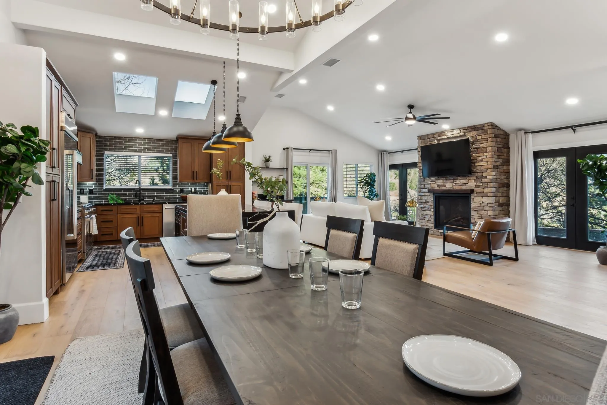 1326 Farmer Road Julian, CA 92036 - Photo 12 of 57 Dining Area