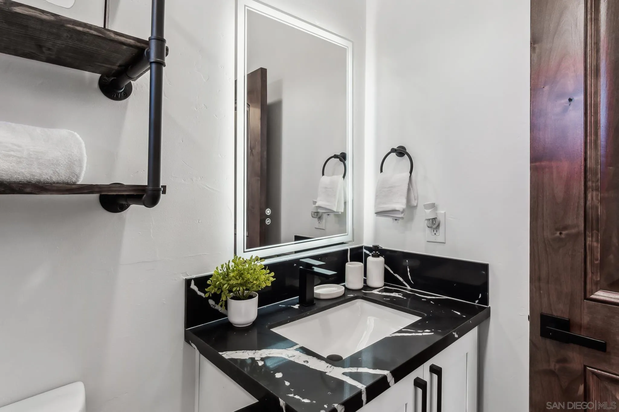 1326 Farmer Road Julian, CA 92036 - Photo 49 of 57 Bathroom