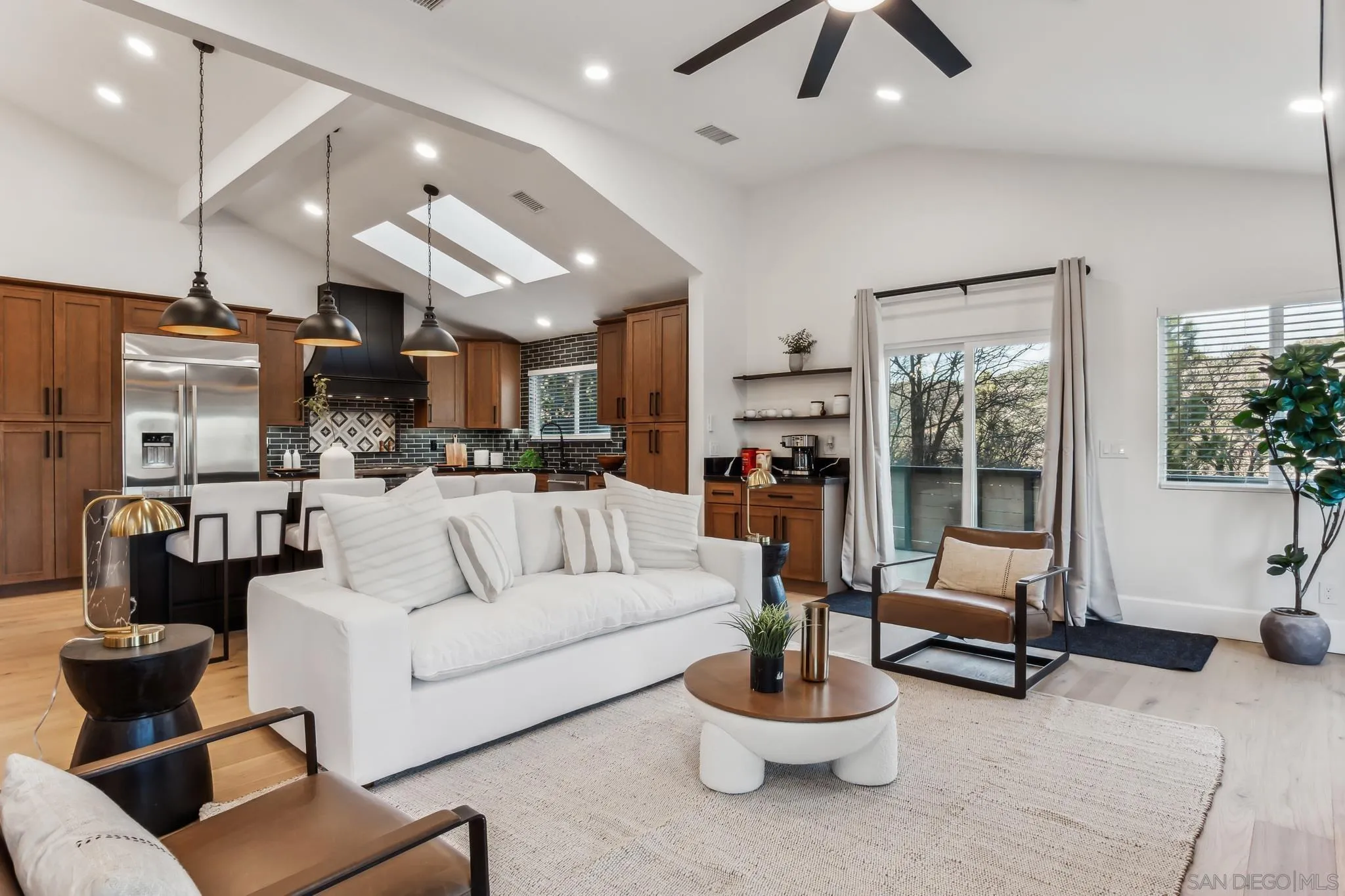 1326 Farmer Road Julian, CA 92036 - Photo 7 of 57 Living Room