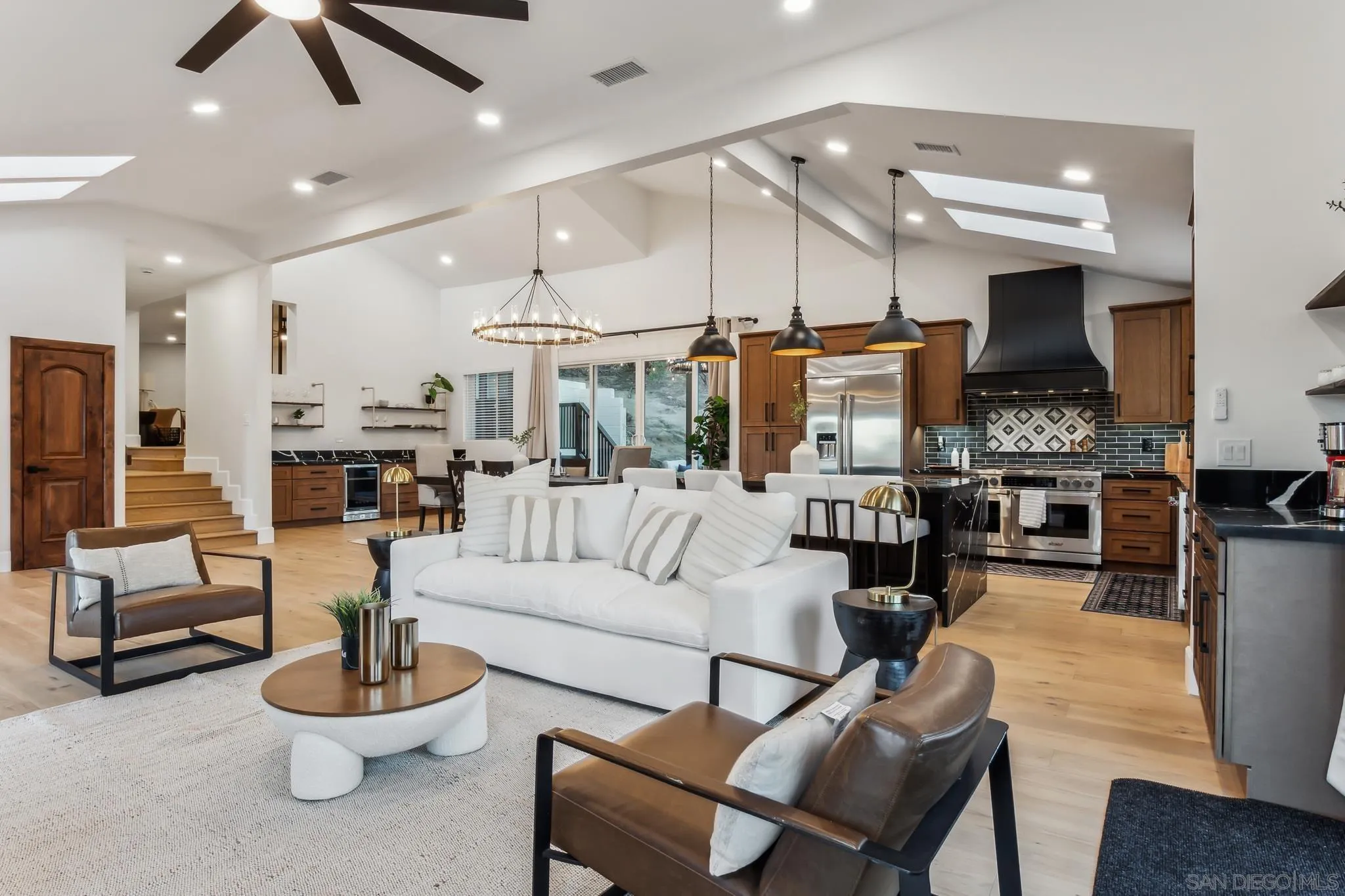 1326 Farmer Road Julian, CA 92036 - Photo 9 of 57 Living Room