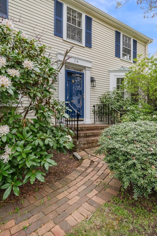 26 Pickwick Road Marblehead, MA 01945 - Photo 2 of 40 a front view of a house with garden