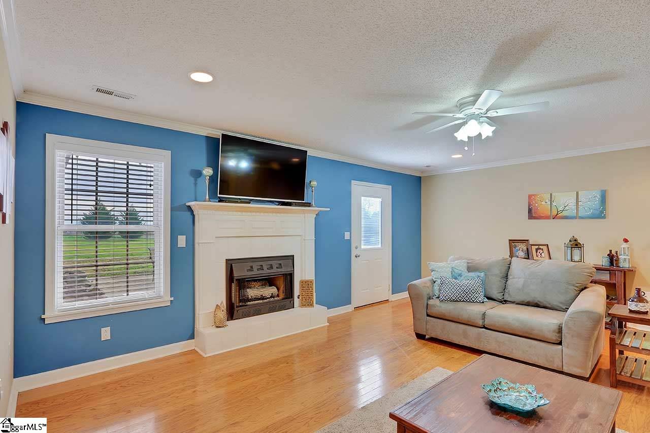 7599 Reidville Road Woodruff, SC 29388 - Photo 7 of 34