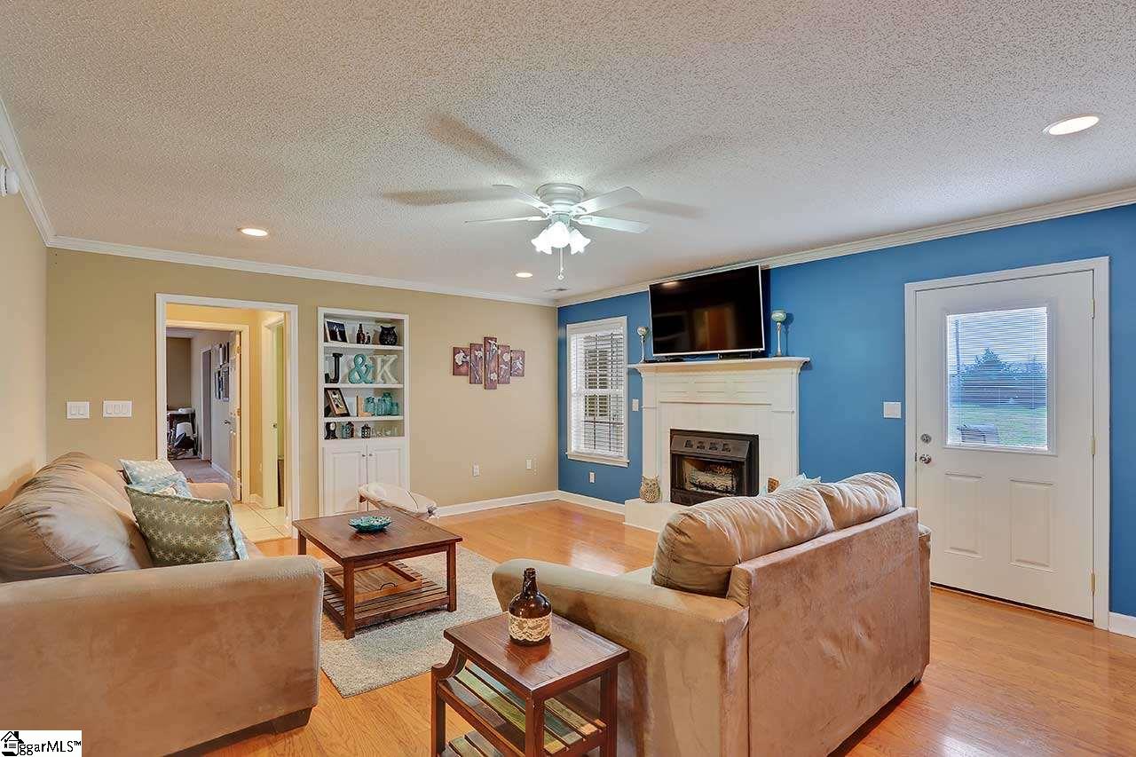 7599 Reidville Road Woodruff, SC 29388 - Photo 8 of 34