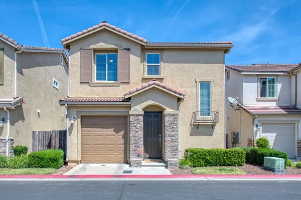 $390,000 | 3043 Cirque Lane, Clovis, CA 93619