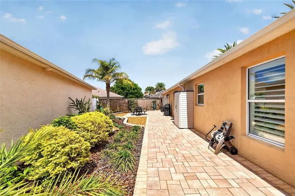 $470,000 | 1887 Loadstar Avenue, The Villages, FL 32162