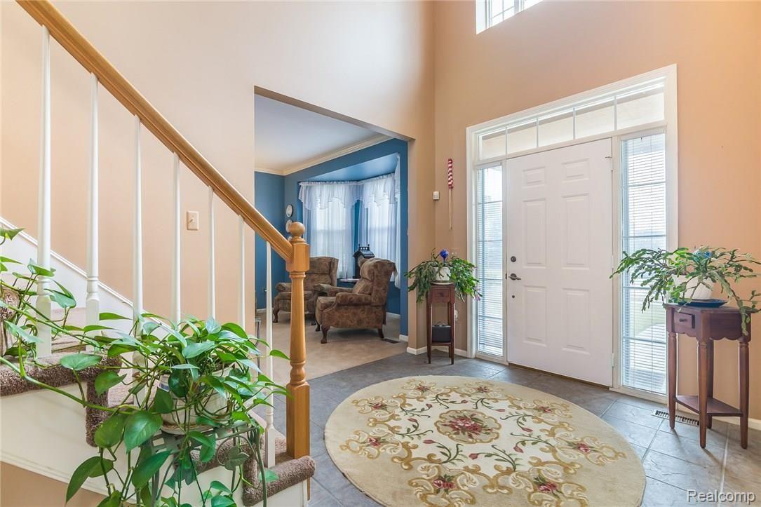 2516 Florence Drive Rochester, MI 48309 - Photo 5 of 46 005-3867399-medium.jpg