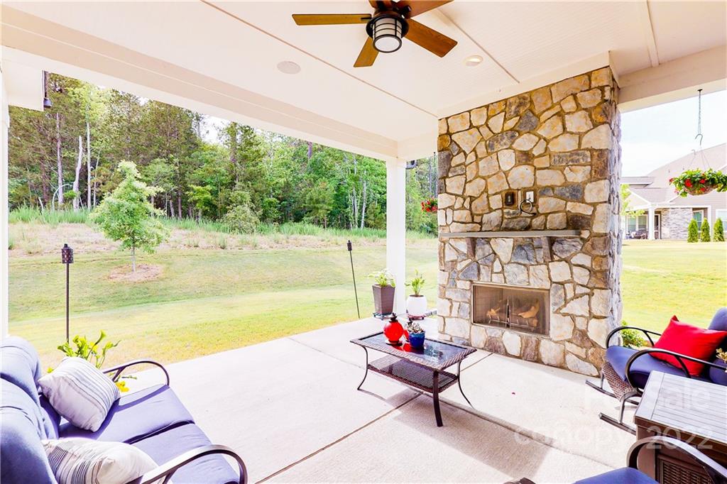 4212 River Otter Road Clover, SC 29710 - Photo 4 of 48 Gallery Image 4