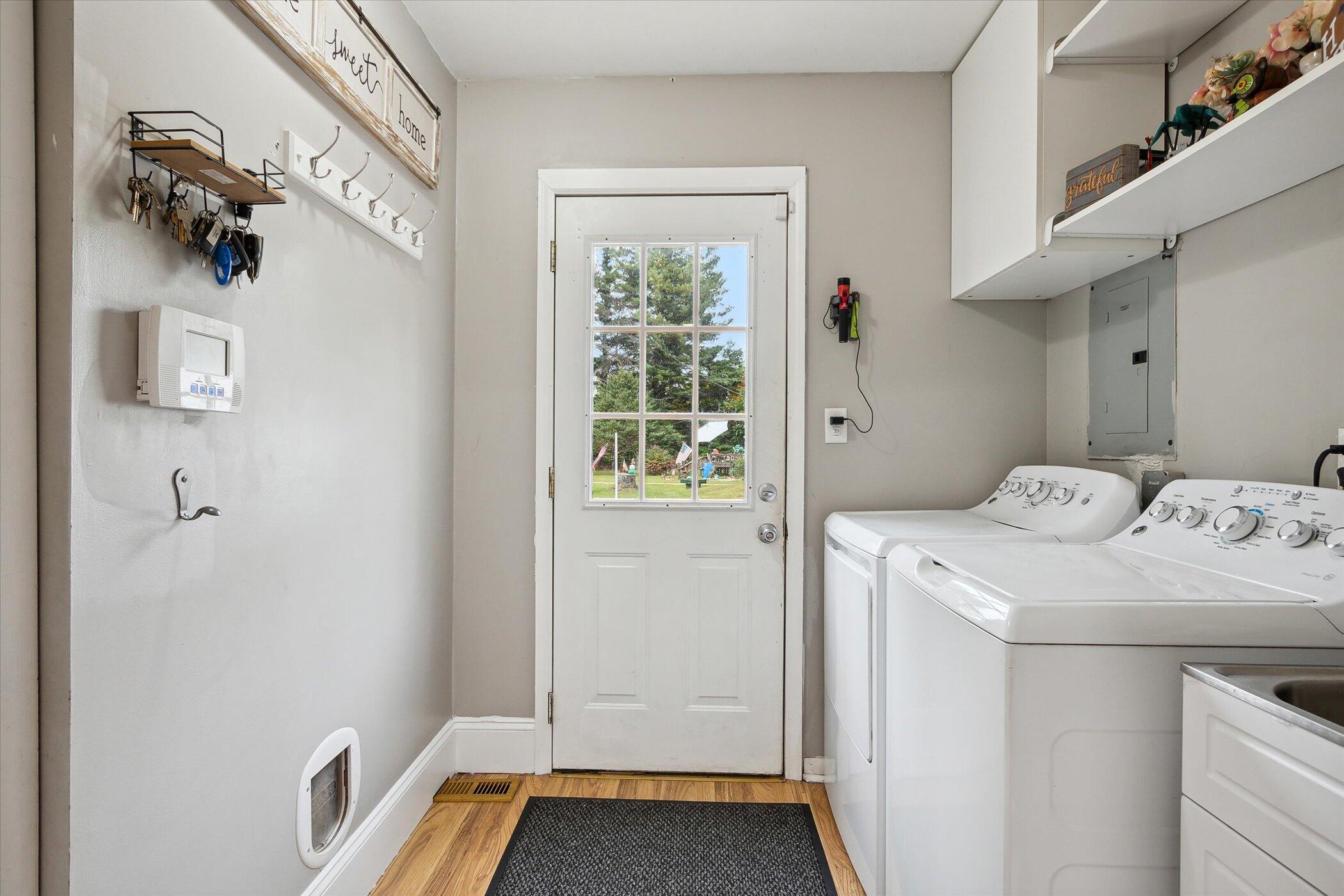 9724 Plank Road Maybee, MI 48159 - Photo 23 of 36 30-9724-Plank-Rd-Maybee-MI-48159-WindowS