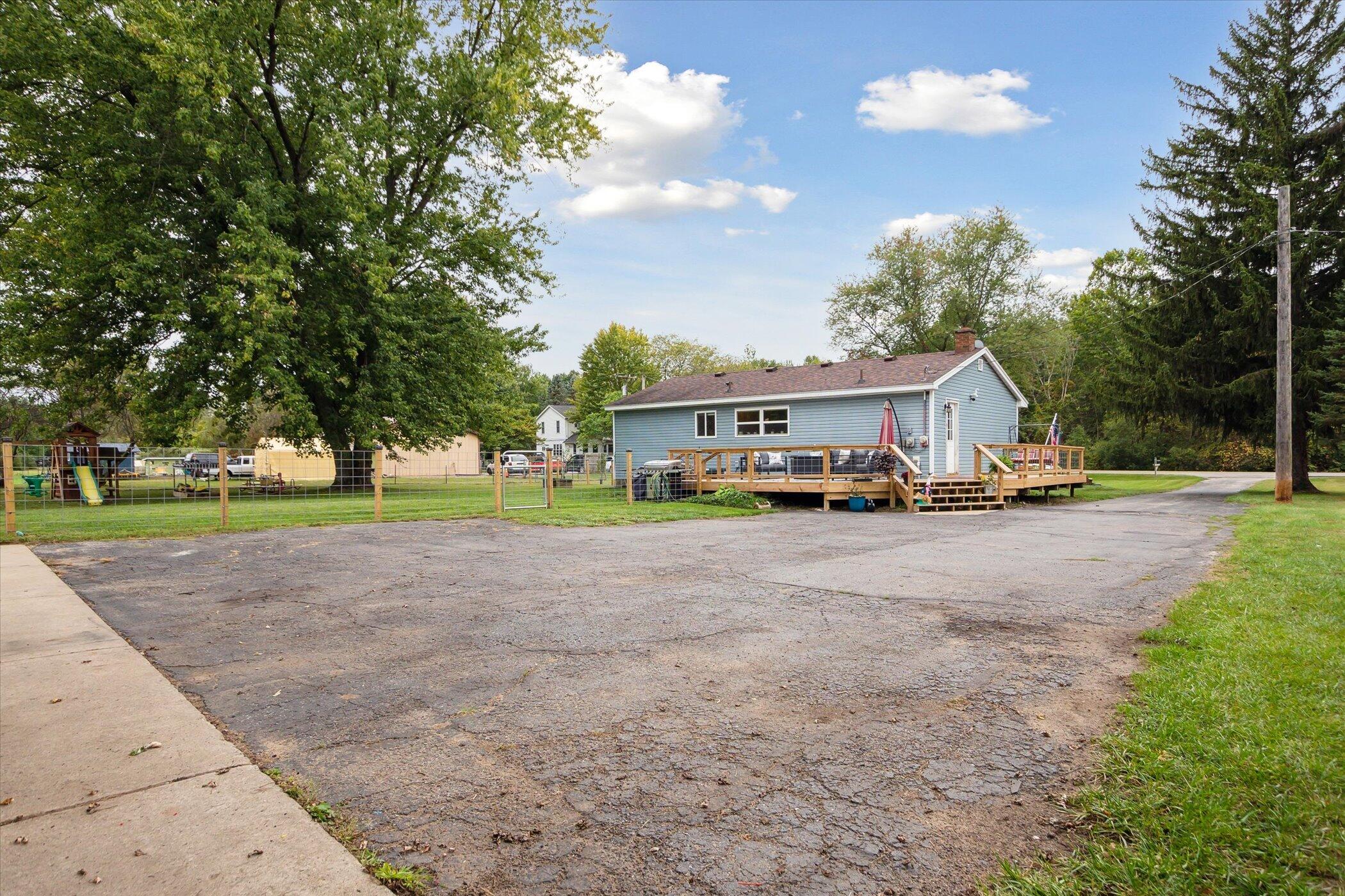9724 Plank Road Maybee, MI 48159 - Photo 29 of 36 39-9724-Plank-Rd-Maybee-MI-48159-WindowS