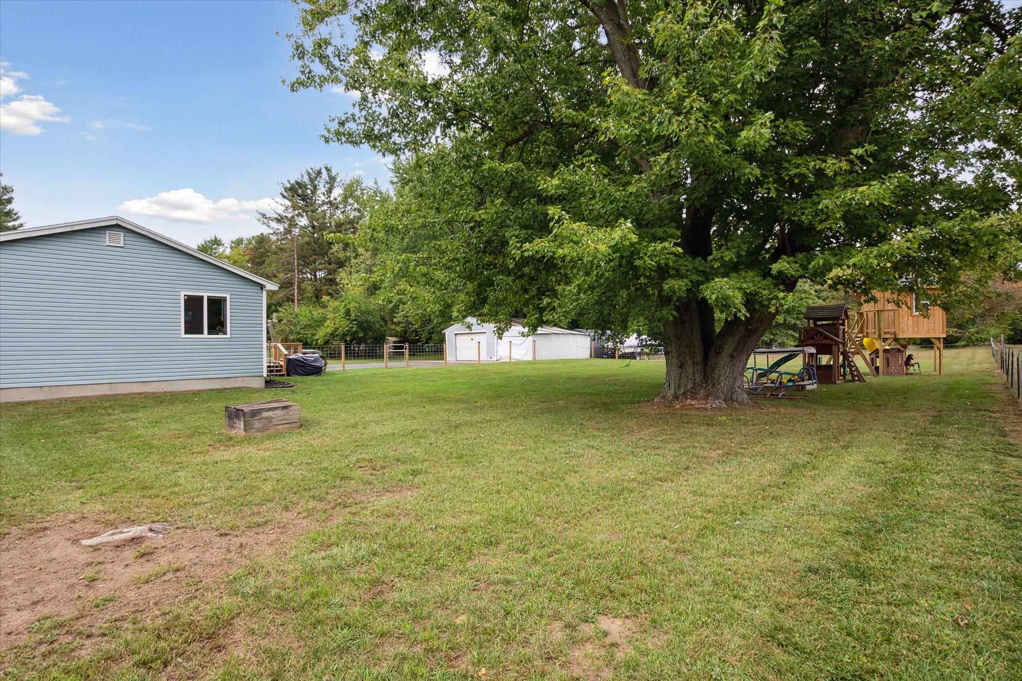 9724 Plank Road Maybee, MI 48159 - Photo 31 of 36 41-9724-Plank-Rd-Maybee-MI-48159-WindowS
