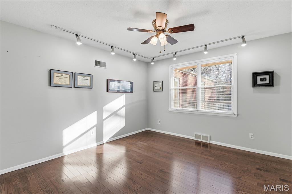 426 Darst Road Ferguson, MO 63135 - Photo 16 of 40