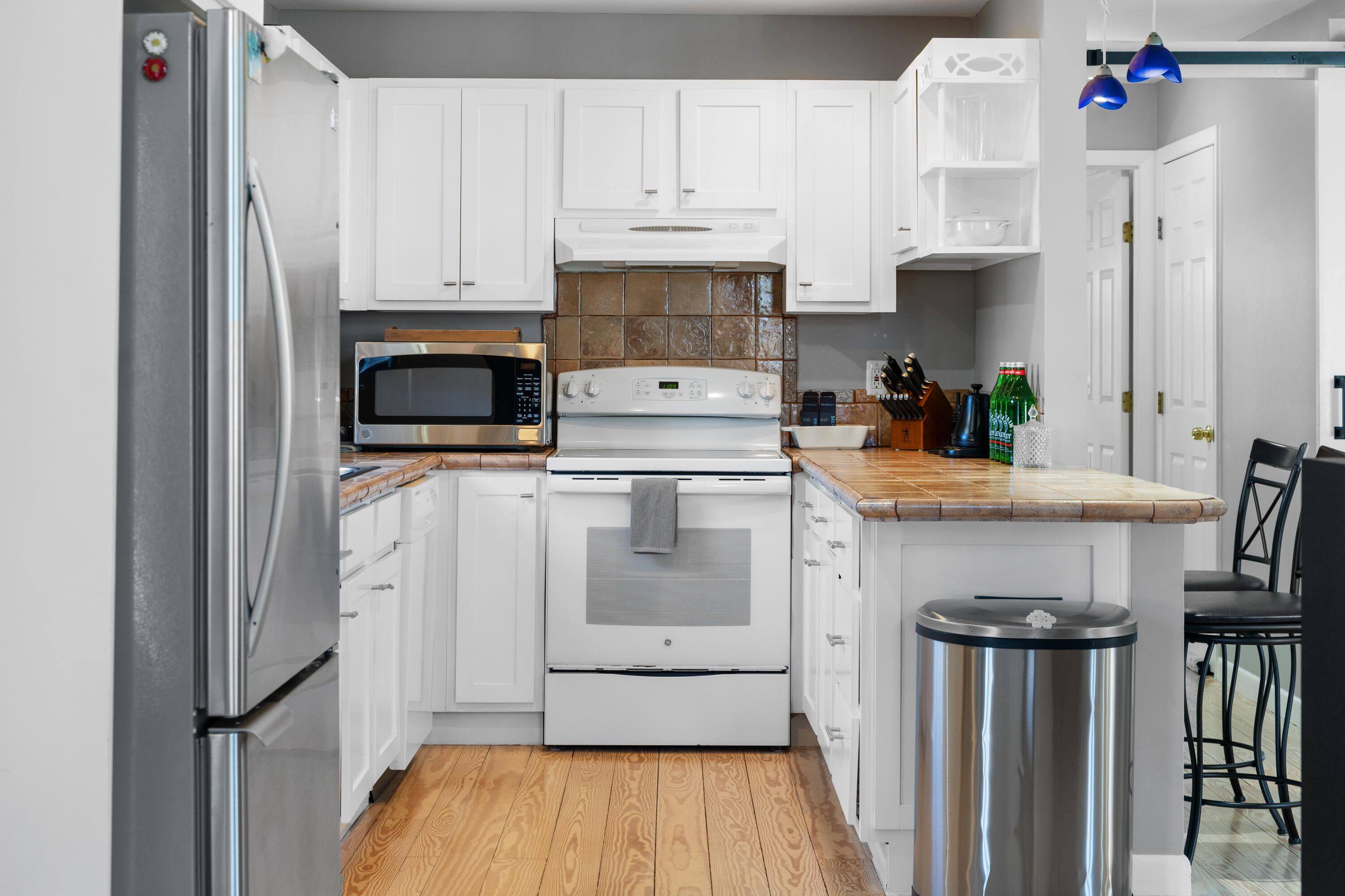 2 Upper Douglas Lane Oak Bluffs, MA 02557 - Photo 6 of 23 DSC04725