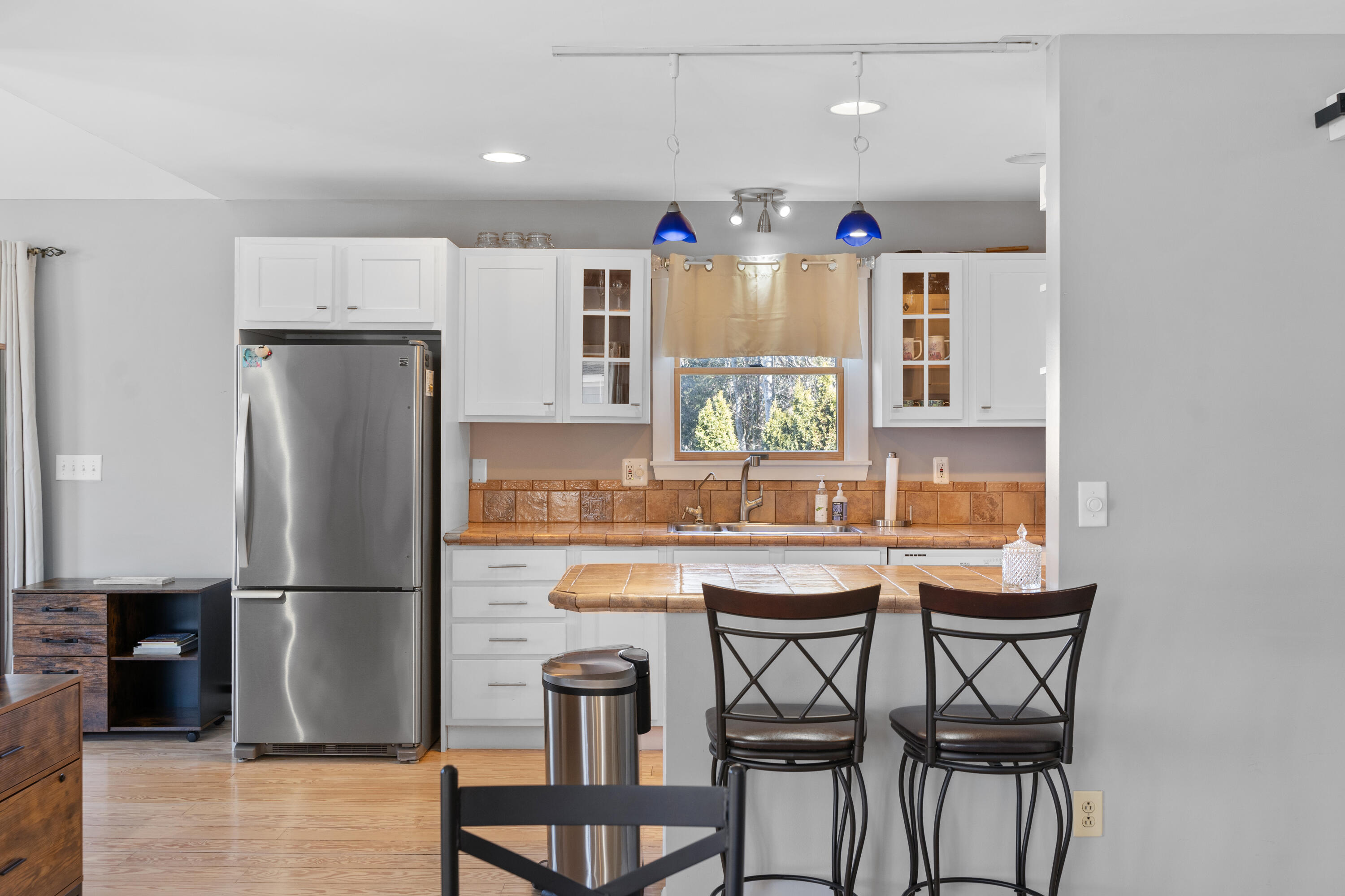 2 Upper Douglas Lane Oak Bluffs, MA 02557 - Photo 7 of 23 DSC04730