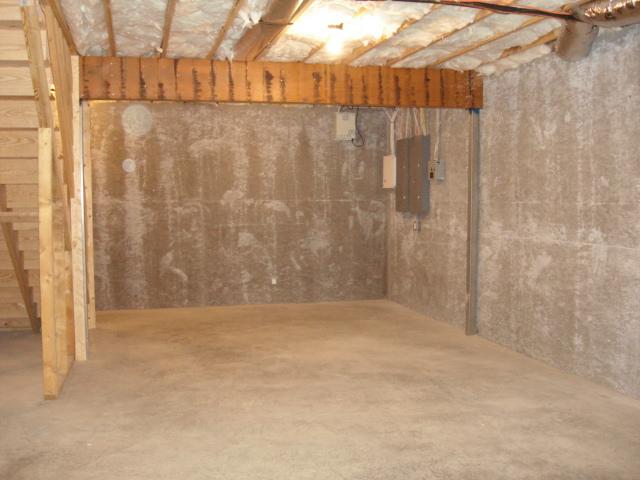 91 Stonehaven Lane Blue Ridge, VA 24064 - Photo 46 of 52 a view of a small space