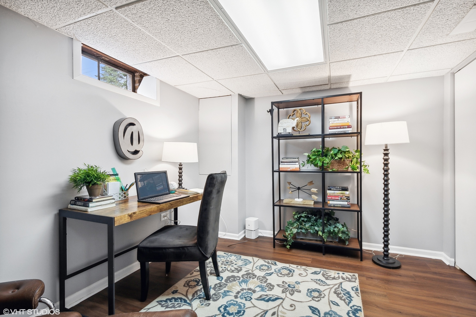 810 Shermer Road Glenview, IL 60025 - Photo 10 of 22 a view of a workspace room with wooden floor and chair