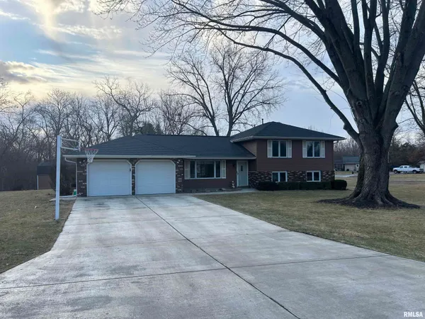 $340,000 | 1404 Downing Court, Tremont, IL 61568