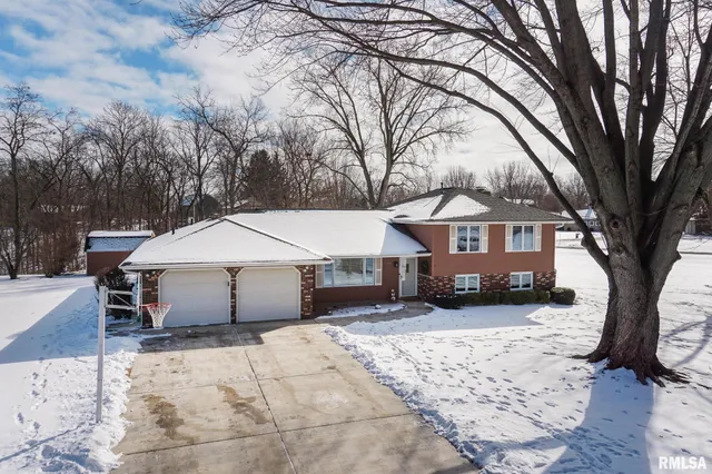 $350,000 | 1404 Downing Court, Tremont, IL 61568