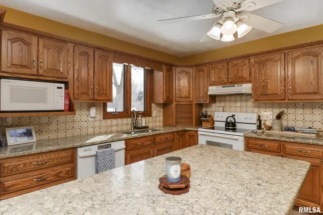 $350,000 | 1404 Downing Court, Tremont, IL 61568