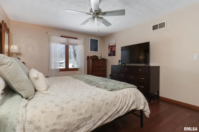 $350,000 | 1404 Downing Court, Tremont, IL 61568