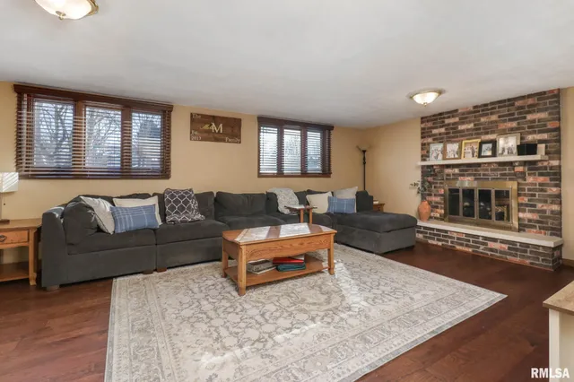 $350,000 | 1404 Downing Court, Tremont, IL 61568